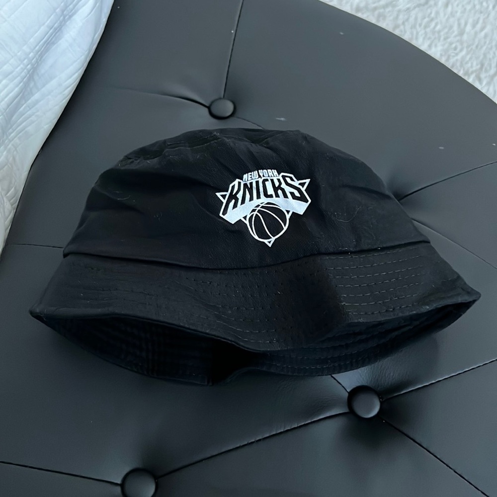 Knicks bucket hat
